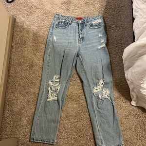 Cute light wash denim jeans from Signature 8.